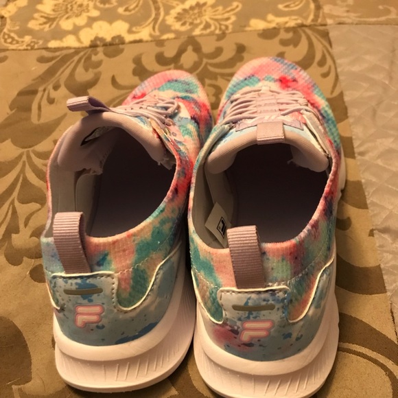 Size seven brand new Fila sneakers! Slip on 7 - Picture 2 of 5